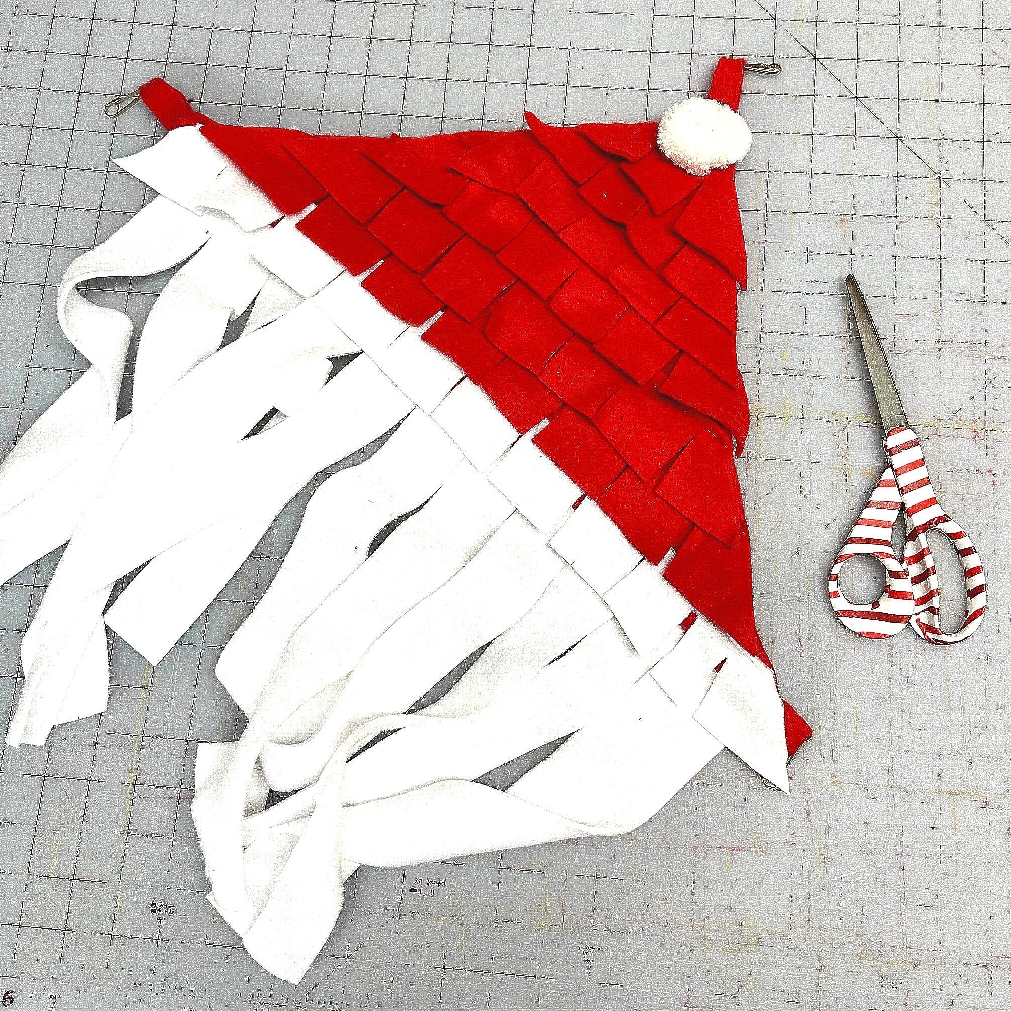 Christmas Santa Hat Fleece Corner Forest: Guinea Pig Cage Accessory